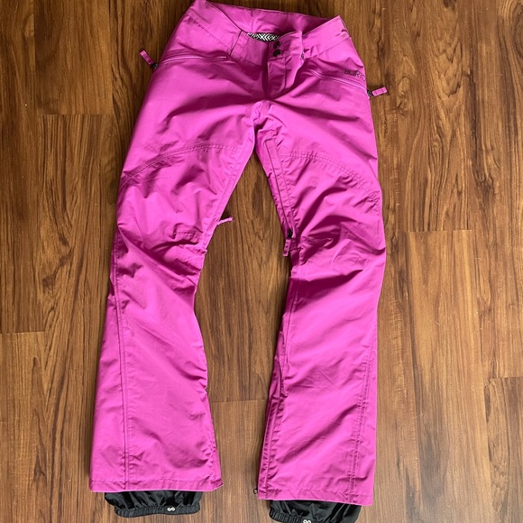 [SOLD] Burton Snowboard Pants (XS) - Picture 2 of 16